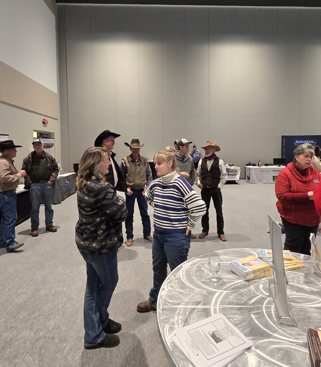 people chatting at the SD Grassland Coalition Annual Conference